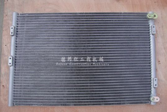 点击查看详细信息<br>标题：PC300-7 冷凝器 阅读次数：1850